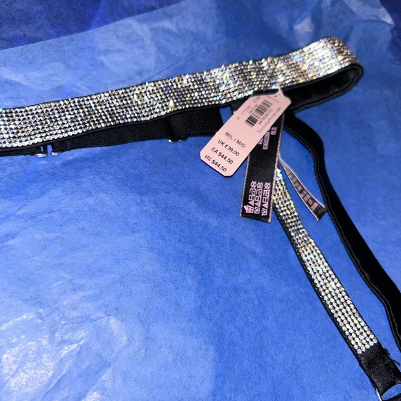 Victoria’s Secret Garter Belt - Picture 4 of 4